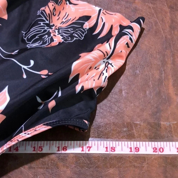 🌸NEW🌸 Swimsuit 2 Piece Runs Small - Picture 6 of 8